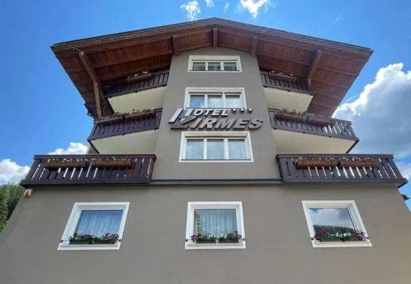 Hotel Zirmes Moena